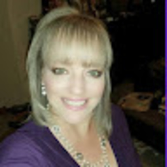 Meet your Posher, Stacey - Picture 1 of 1